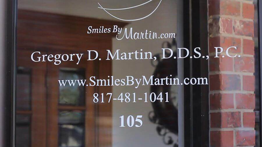 door entrance to Smiles by Martin in Grapevine, TX