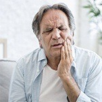 older many experiencing mouth pain
